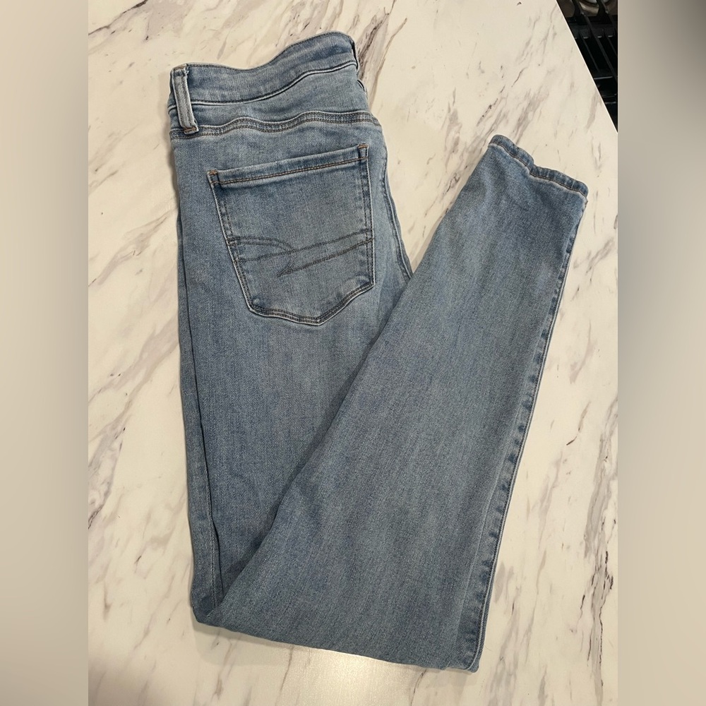 American Eagle Outfitters Light Blue Skinny Jeans